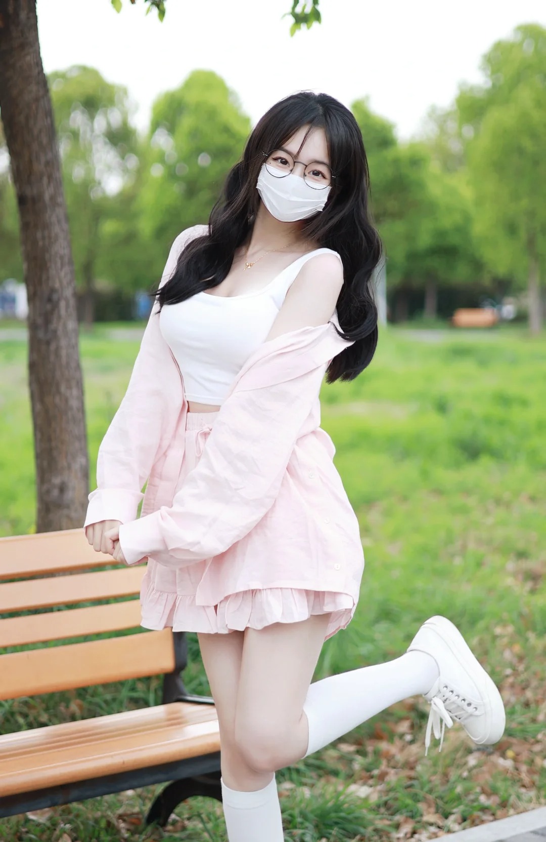 我赌你从第二张开始心动
💓粉色天丝套装好减龄～