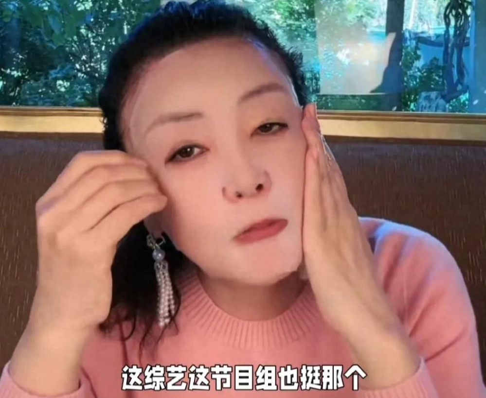 《一路繁花》未播先火，向太直播开撕张兰，刘晓庆尴尬旁听！