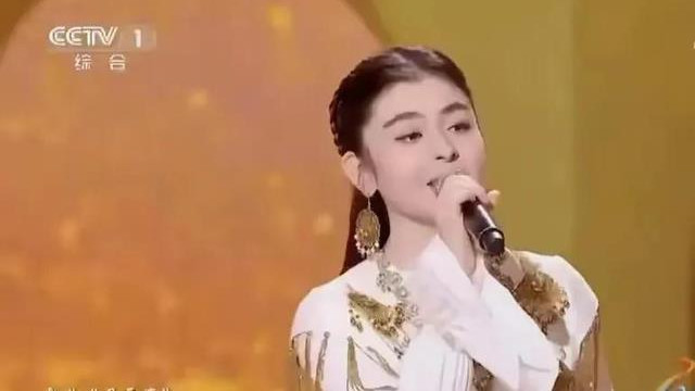 20岁女歌手诗琳去世：一个跨国文化使者的陨落与时代启示