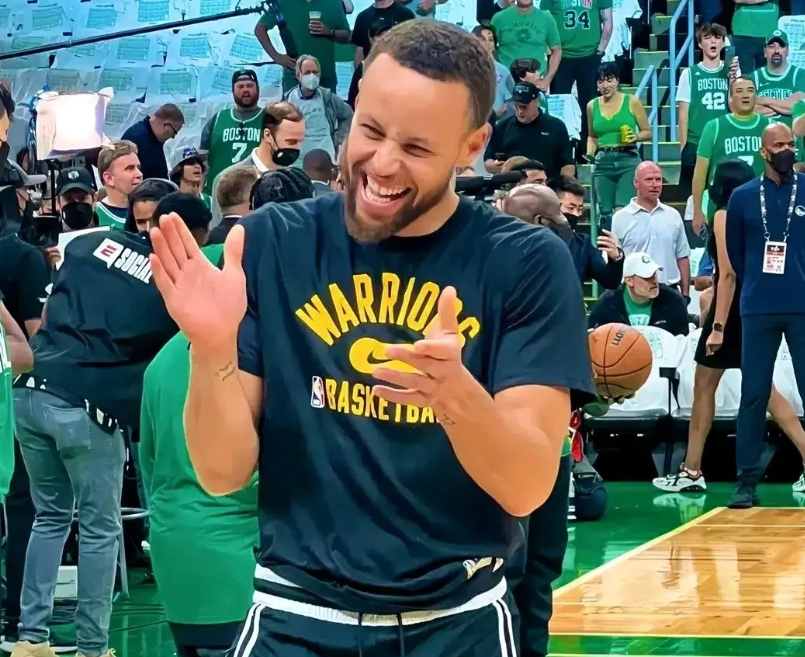 居然有人讨论关于库里的交易，只有一种情况会发生。

勇士近期的战绩是不好，排名直