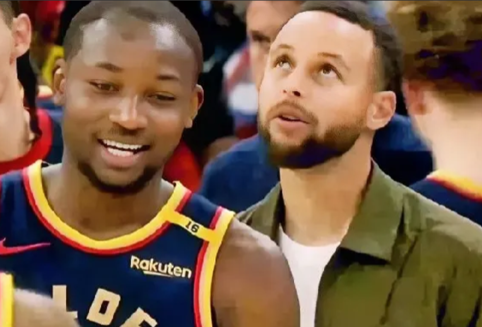 看勇士这帮人关键时刻的进攻，库里都想换衣服了，让人无奈。
在李凯尔打进那个差点打