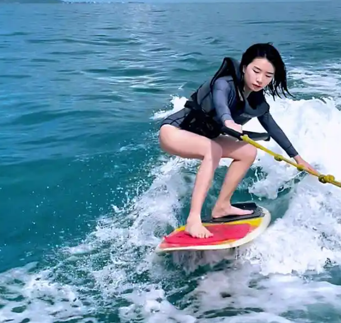 32岁空姐三亚遭猥亵：全过程披露，女方照片流出，一细节信息量大