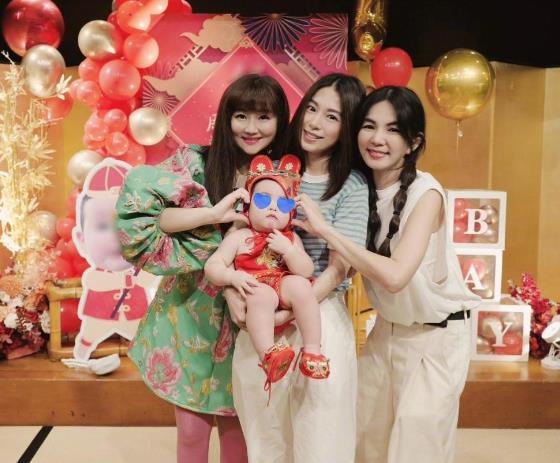 S.H.E曾是华语乐坛超火女子组合，留下无数经典。近日她们合体为Selina（任