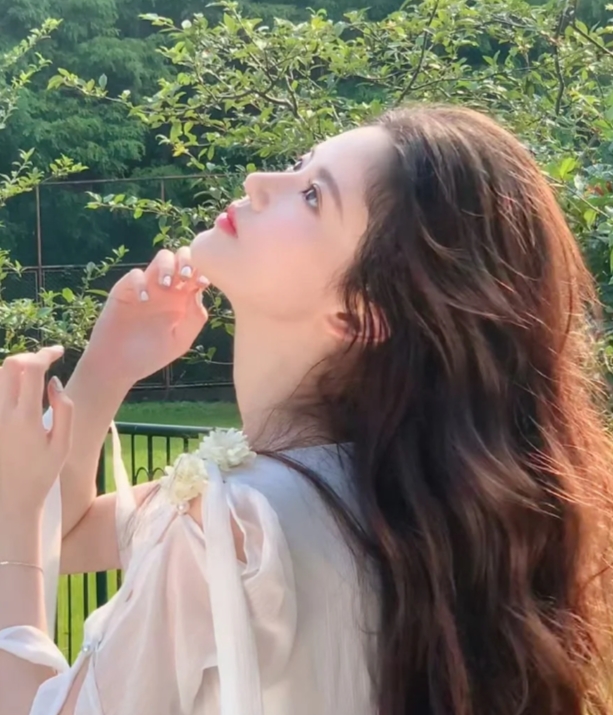 孙珍妮身材绝佳
