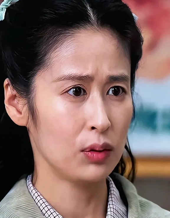 六姊妹，导演是不是对十几岁小姑娘有误解？
不是说颖儿不好，但是她这个状态很难让观