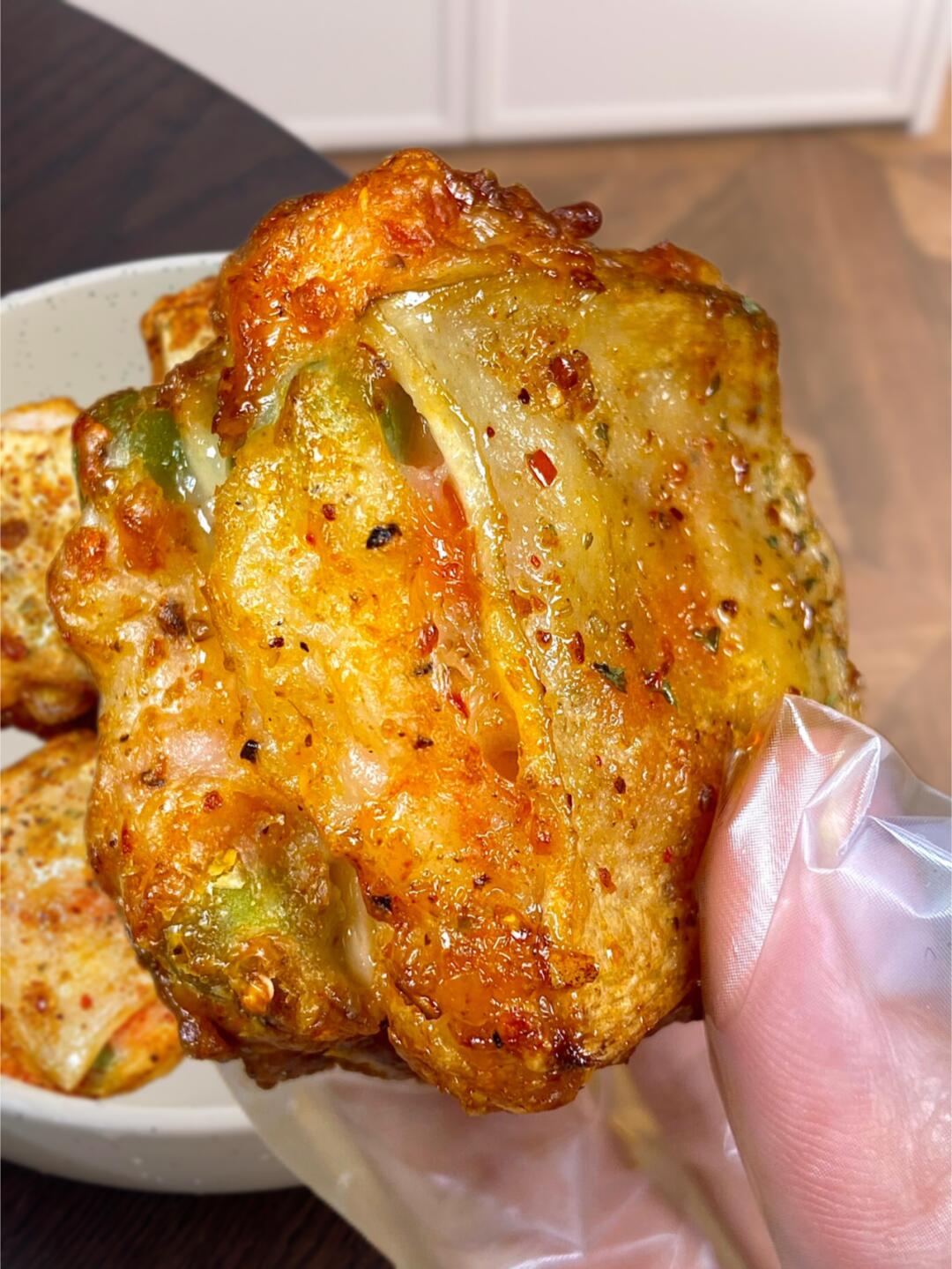 鲜亮又好吃的杏鲍菇虾盒🦐！！杏鲍菇被烤的焦香焦香的！里面的虾滑紧实弹牙！还加了