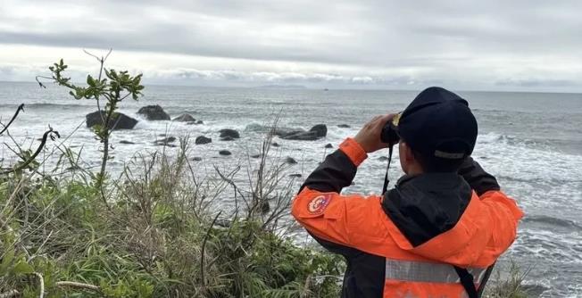 台湾勇鹰教练机坠机
竟然找不到残骸？
15日，台湾自己研制的教练机坠机
飞行员跳