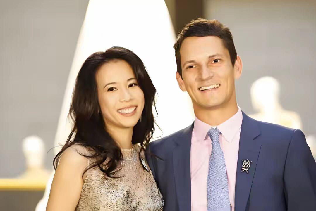 从周星驰到冯德伦，莫文蔚与初恋重归于好