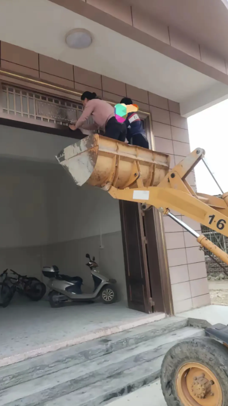 过年搞卫生，我们是认真的。
