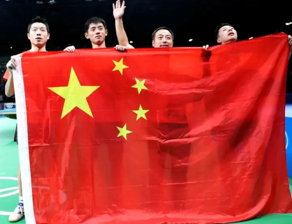 全红婵有养老金看中国体育发展的进步。像刘国梁的“歪脖”后遗症，郎平、刘翔的伤病。