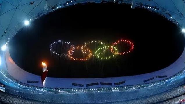 春运史上最惨痛教训，40万人被困车站11天，中央急令4万军警救援