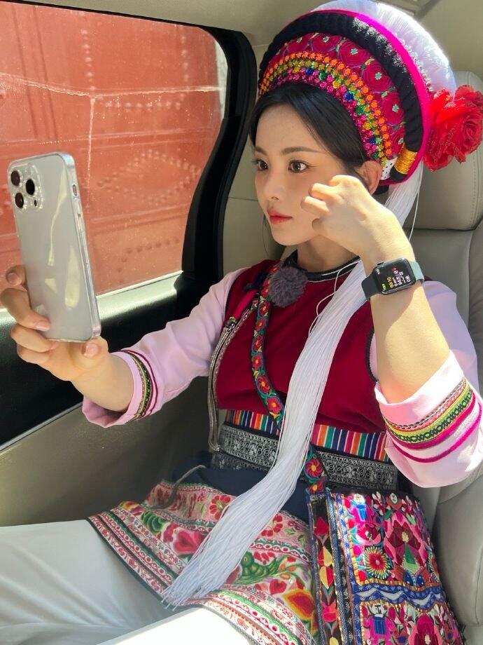 杨超越的白族服饰