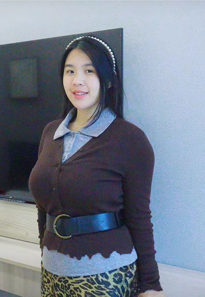 女友说结婚可以不要彩礼，但婚后她拿工资卡