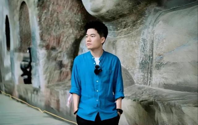 单飞仅50天犯下4个大错,跌落神坛的董宇辉,为何不再讨人喜欢?(董宇辉演讲人生的意义)-第5张图片-九妖电影 单飞仅50天犯下4个大错,跌落神坛的董宇辉,为何不再讨人喜欢?(董宇辉演讲人生的意义)-第5张图片-九妖电影