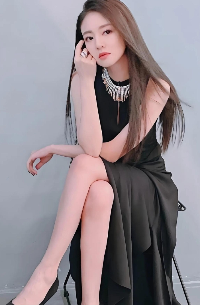 安以轩密探行动曝光！竟然和厚底高跟鞋肉丝联手攻击？