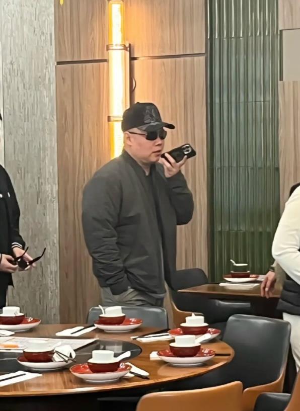 岳云鹏被偶遇，网友:感觉他现在是不是太飘了