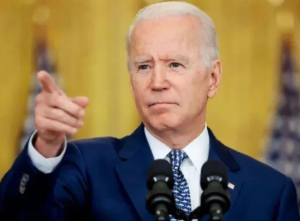 伊朗空袭以色列，会造成3个严重后果。

1，伊朗核设施可能会遭到以色列的报复性打