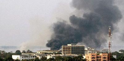 1997年，刚果发生战乱，中国大使馆决定送专家回国，为此请控制机场的法军帮忙。没