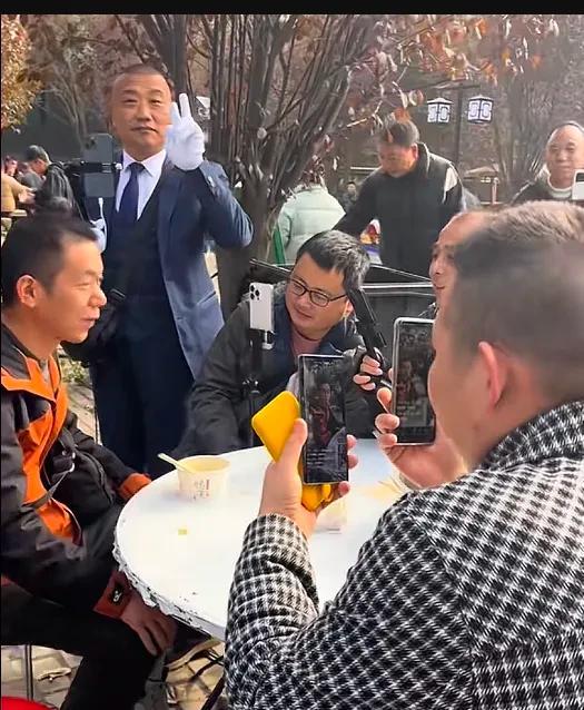 取经娃哈是能折腾，今天到了三桥！

前几天半夜三更给柳艺东拜年车头放华子和倆一千