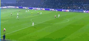 冷雨夜！拜仁0-3费耶诺德！金玟哉于帕格雷罗接连失误！凯恩失良机穆夏拉消失！
北