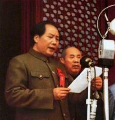 开国大典当天傍晚，毛主席携百余人参加”开国第一宴