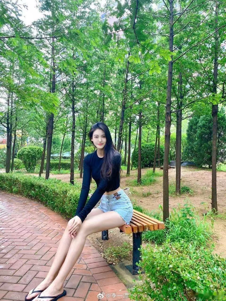 陪老板娘逛公园会不会有故事发生哈哈哈哈