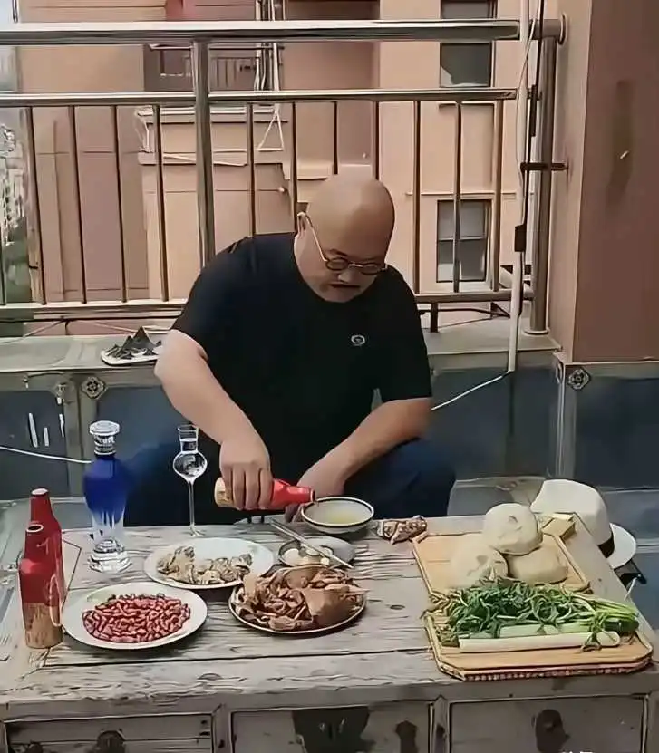 刀郎，花生米就酒，越喝越有！
