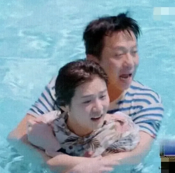 邓超，这谁能想到？

5月28日，45岁的邓超，登上热搜，这一次，不是因为老婆孙