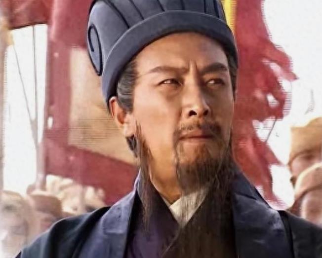 72岁唐国强打卡山西广胜寺，路人镜头下老到认不出。
 
70多岁了，这个状态应该