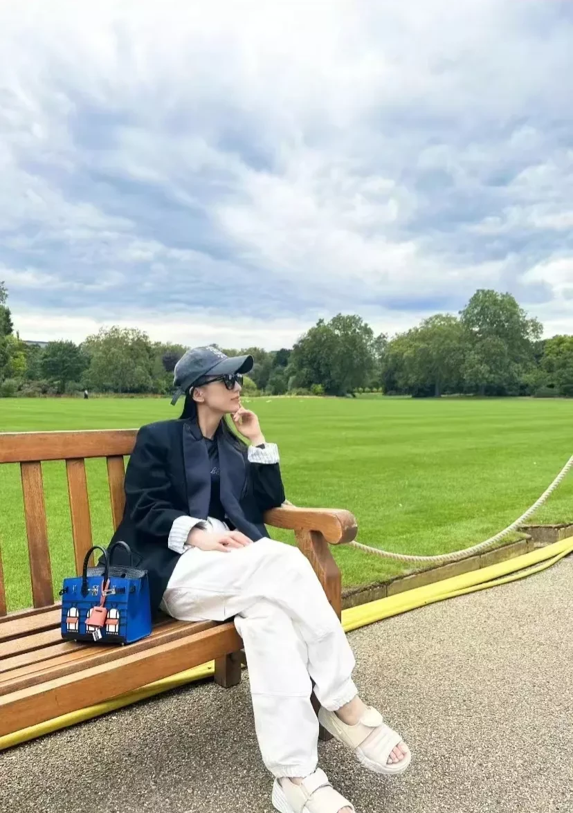 黄圣依用假包？