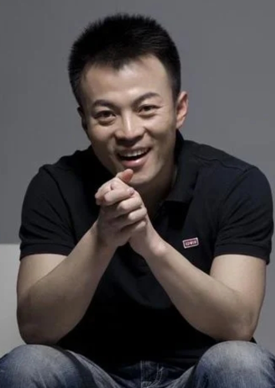 父亲是著名导演，他却“窝囊”20年没人理