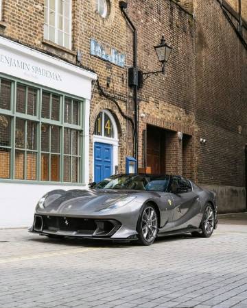 Ferrari 812 Competizione Aperta ​​​