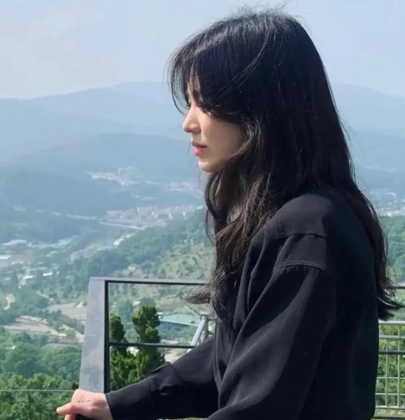 男女视角之宋慧乔宋仲基离婚真相。
女的质问，
你跟我结婚不是爱我是生孩子？
男的