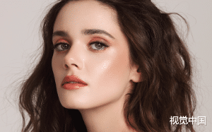 看小说被窝囊女主气死？看我穿成女主虐渣改命，抱歉我可不好惹