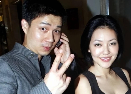 小S的老公看中她能挣钱才娶她这事并没错，现在继续培养女儿进圈挣钱更没错。

难道