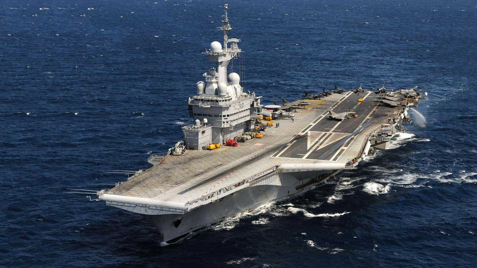 法国也要来搅局？航母部署印太，军舰过航台海，首次专程访问日菲