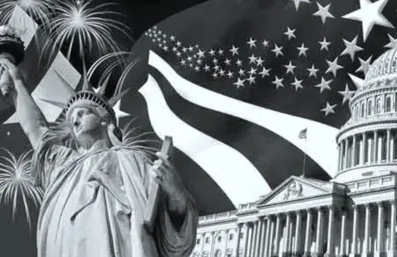 美国还能撑多久？
其实这个问题的答案不是一个预估时间，而是中国需要他们撑多久。