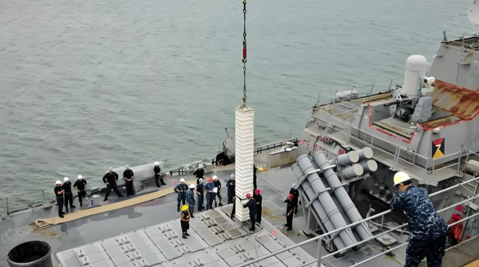 从细节处，感受到美海军快废了
最近，中国公布了辽宁舰和山东舰首次展开双航母演练，