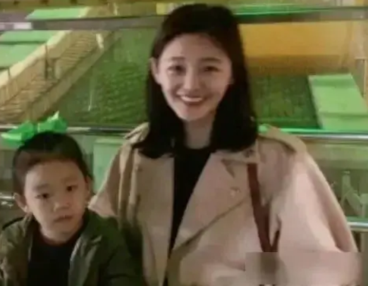 大S下葬方式或有所改变？亲生女儿终于说出实情！

近日，徐家和大S的“身后事”引