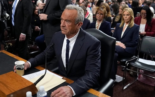 突发新闻：参议院将罗伯特·肯尼迪（RFK JR.）确认投票推迟至明天上午 10:
