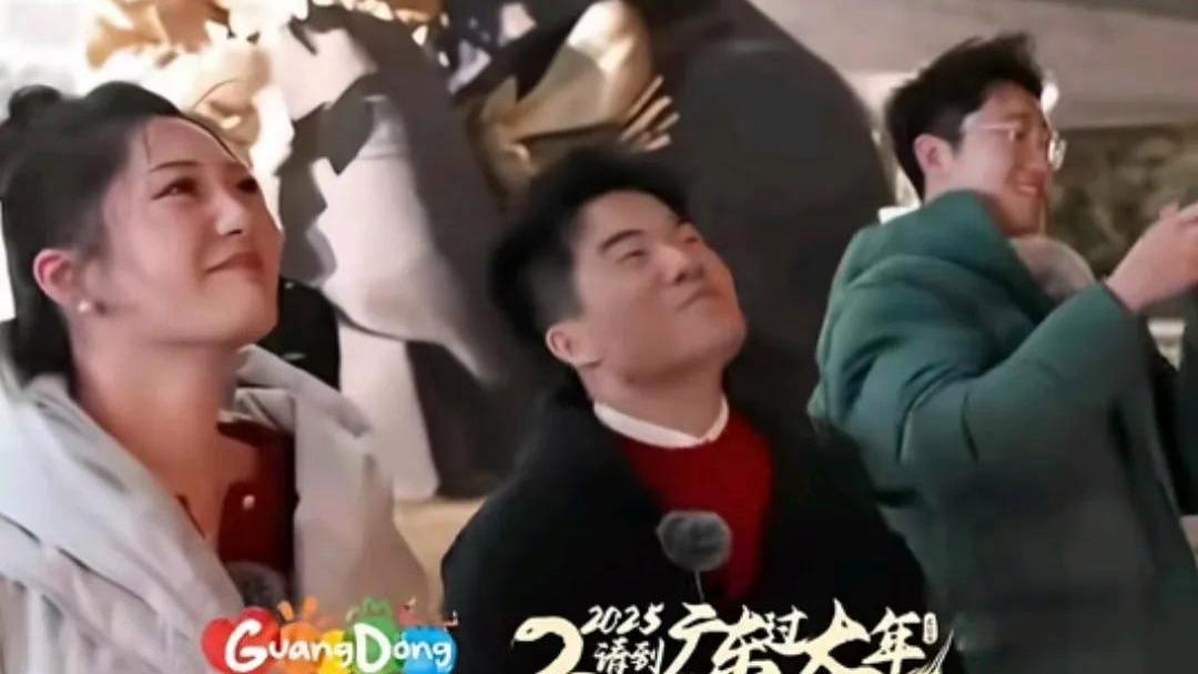 董宇辉笑了！盼盼哭了！从无品可讲到漫天烟花，与辉同行真的成了