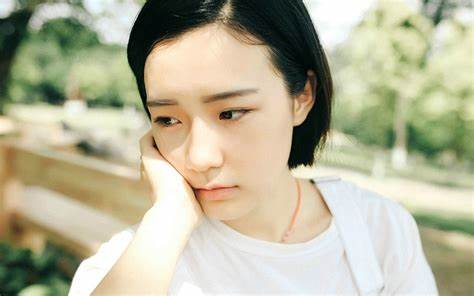女子明天就要结婚了，可是就在前一天，女子却被男闺蜜叫到了家中一夜未归，直到第二天