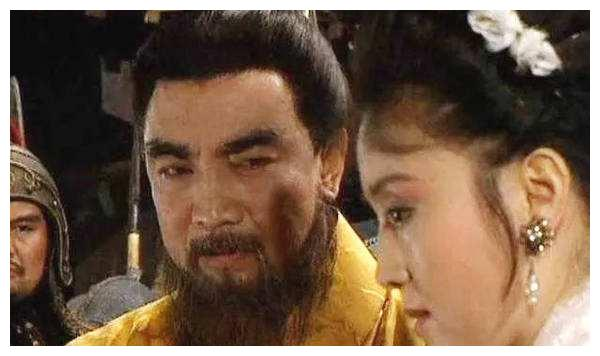 曹操都抢了谁的老婆？