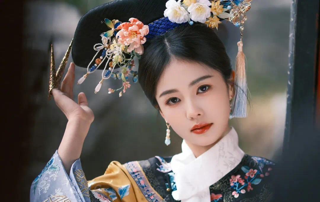 白鹿这两年挺劳模的，一直无缝进组，几乎全年无休，等拍完《莫离》之后会休息一段时间