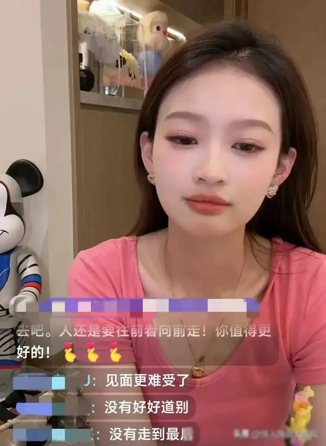 王思聪的现任女友小羽真的是人间清醒呀，当初两人在一起的时候，公子就对她说：你别卖