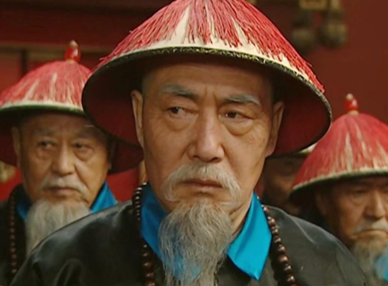 张廷玉请辞遭拒，乾隆疑心病重下的政治博弈！