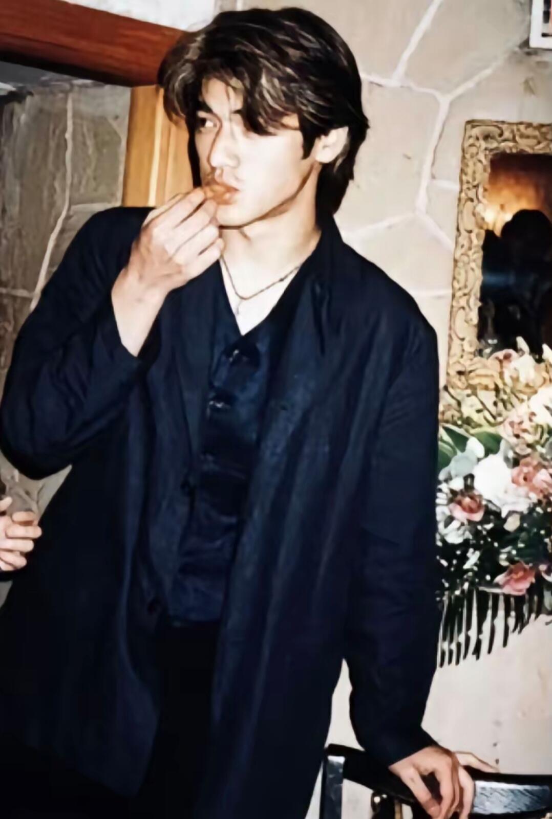  金城武长发帅哥