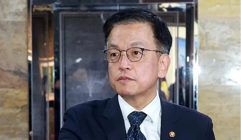 韩国代总统崔相穆冷不丁地整出个大动静
