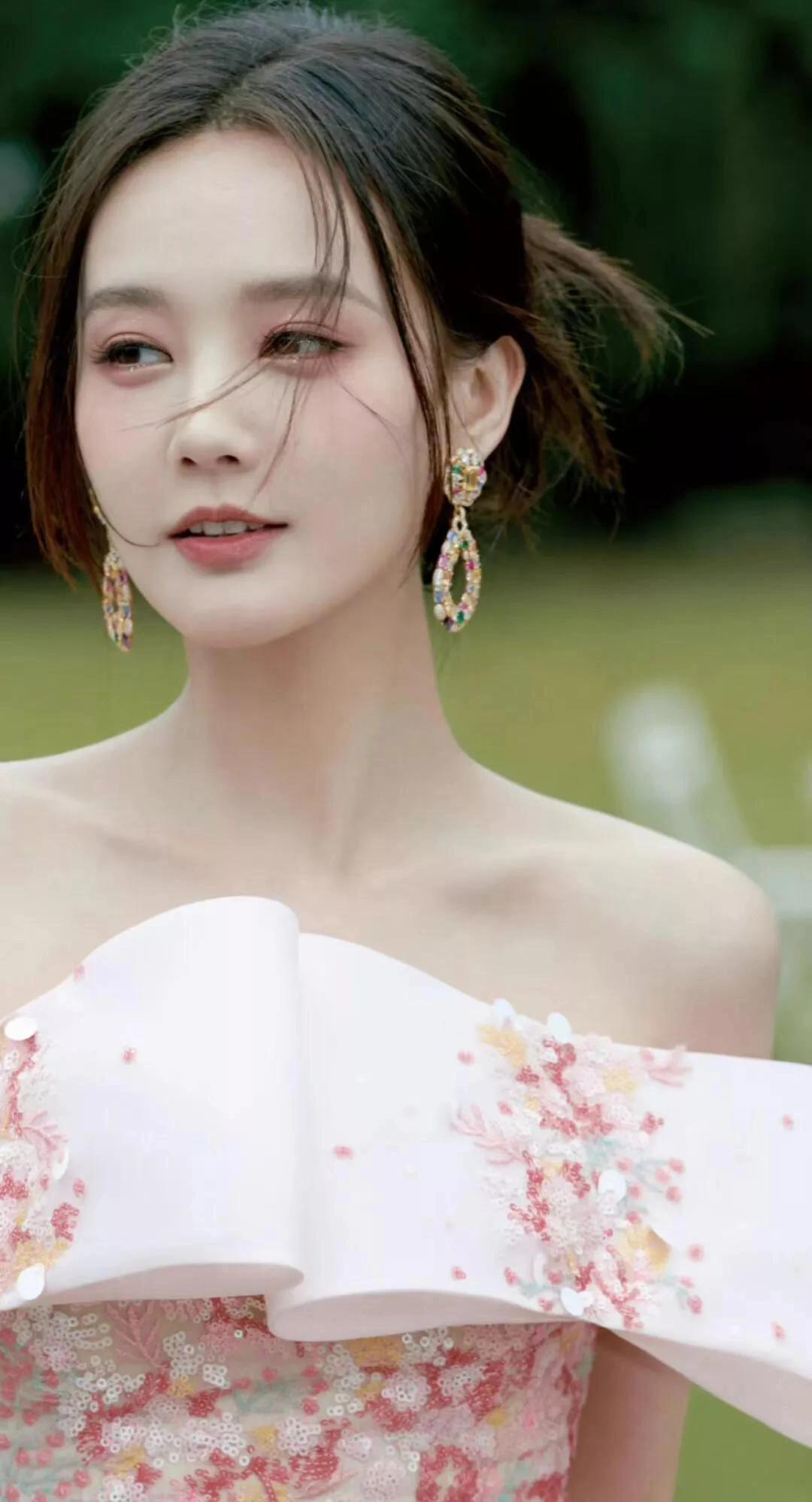 李一桐——长相甜美