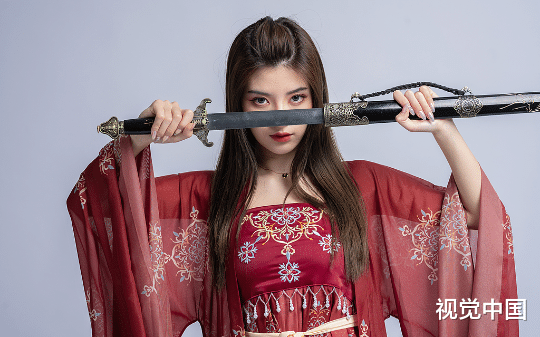 妻子背叛我，婚后16年，妻子生下的三个孩子都非我血脉……